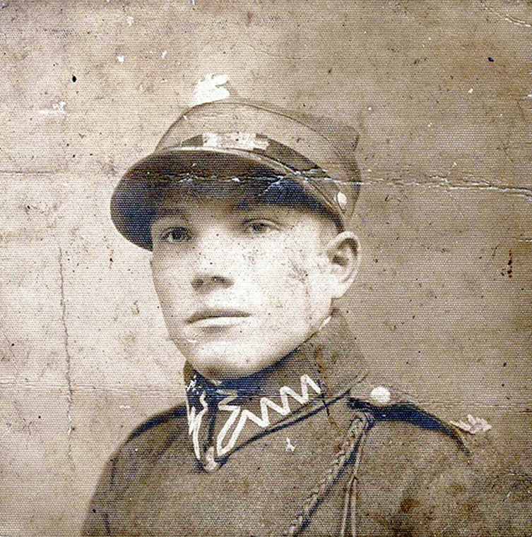 Antoni Szkałuba. Zdjęcie z czasów II wojny światowej